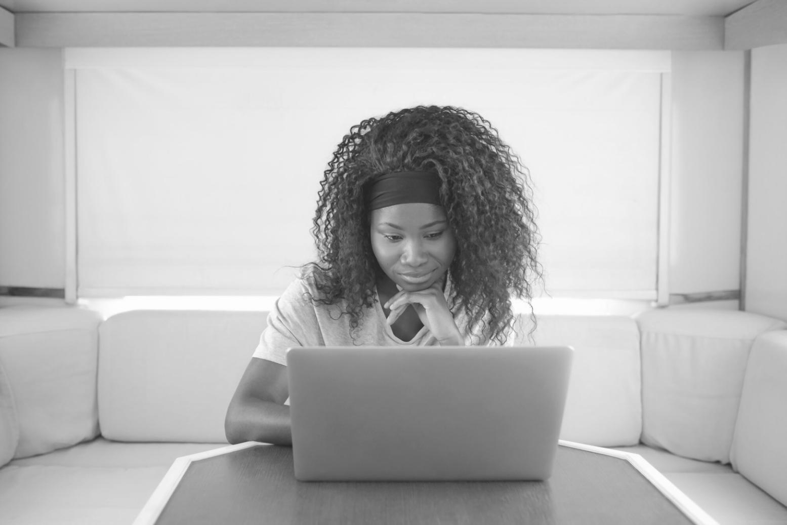 Sesión de educación financiera en progreso